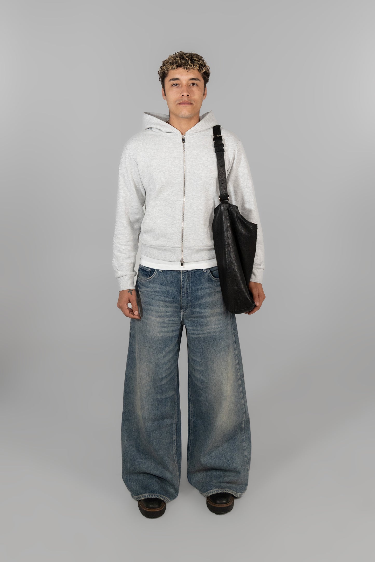 FITTED ZIP HOODIE - HEATHER GRAY