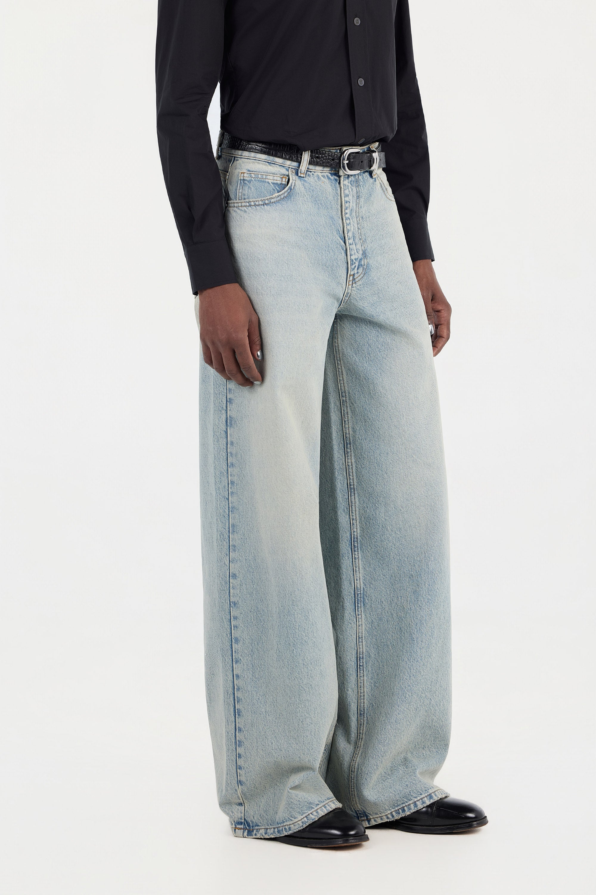 1211 'Light Wash' Denim – PEARLED IVORY